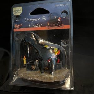 Lemax Vampire in Casket with Cat & Bat Pumpkin Hollow Retired New in Package